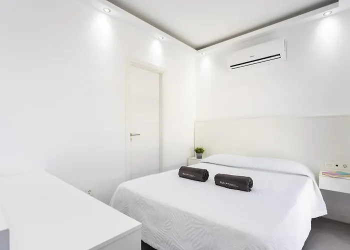 La Caleta With Apartment *